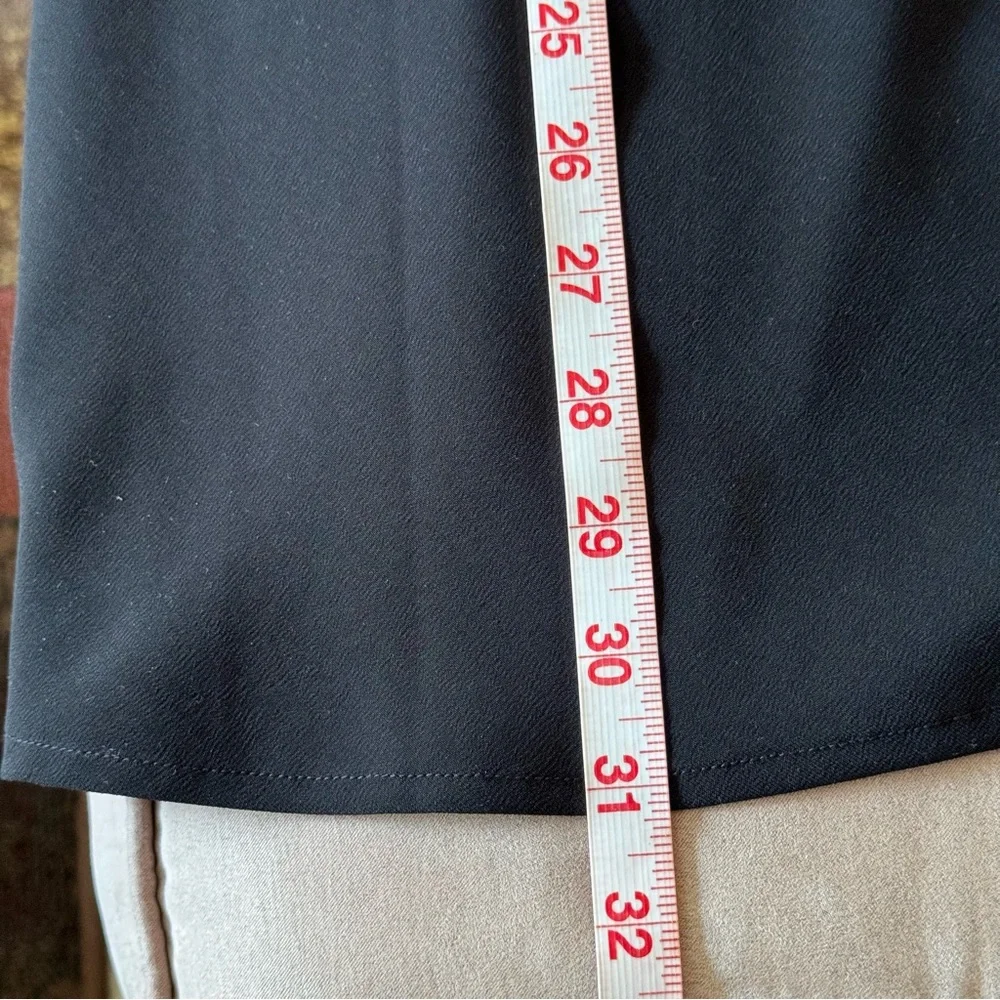 HILARY RADLEY. NWT.‎ Black Midi Skirt. Elastic Waist. Size L.